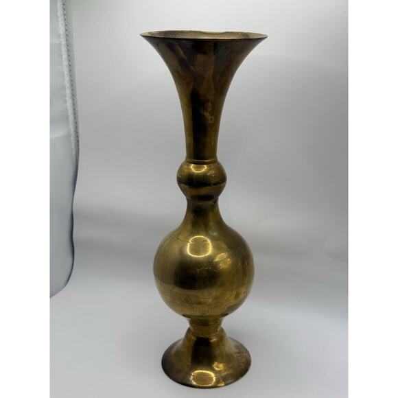 Vintage Brass‎ Fluted Pedestal Bud Vase India 11” Tall Beautiful Patina - Picture 3 of 10